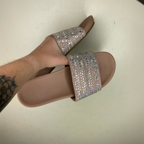 Sparkly slides - Picture 4 of 4